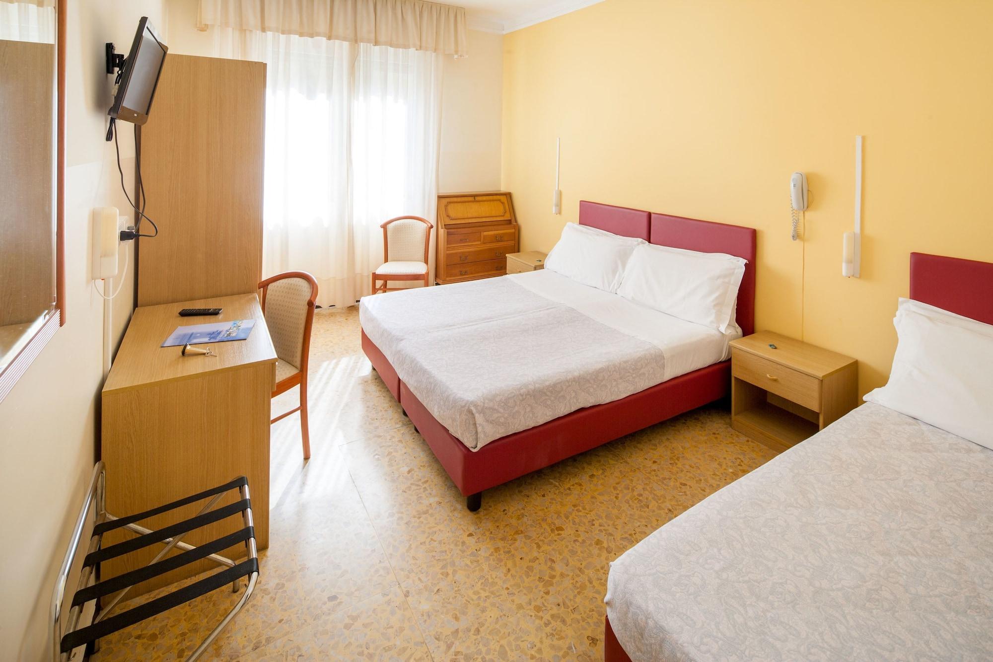 Hotel Curtis Centrale Alassio Bagian luar foto