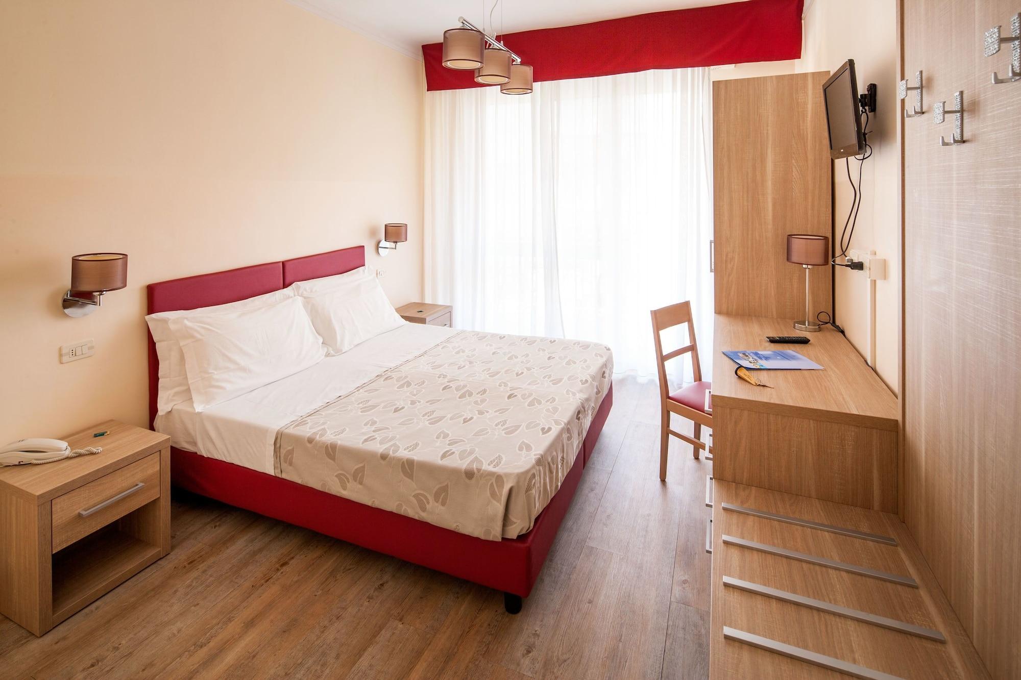 Hotel Curtis Centrale Alassio Bagian luar foto