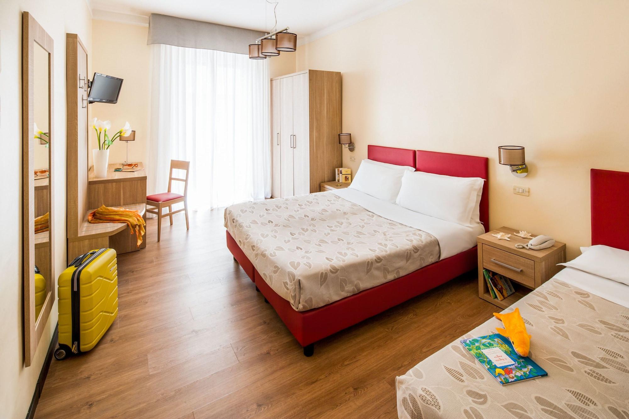 Hotel Curtis Centrale Alassio Bagian luar foto