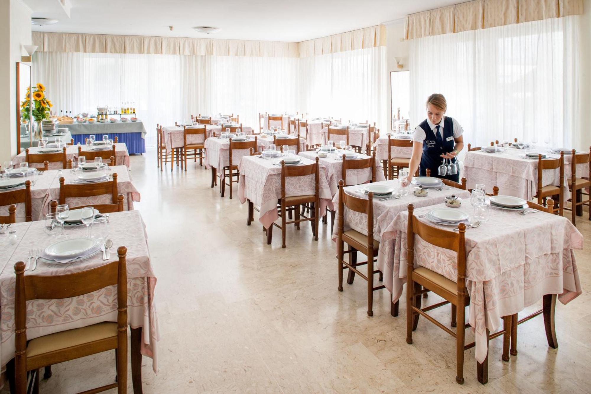 Hotel Curtis Centrale Alassio Bagian luar foto