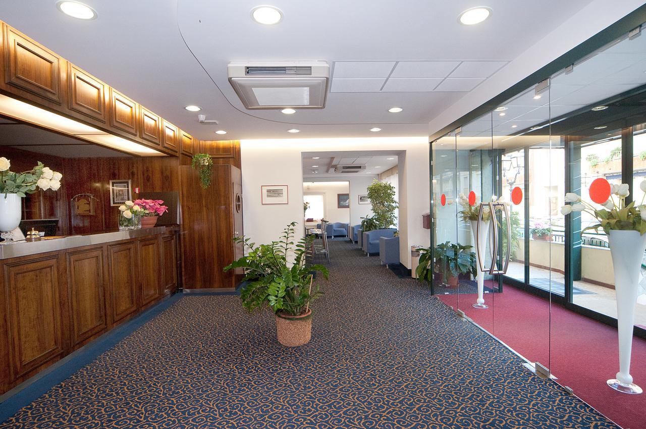 Hotel Curtis Centrale Alassio Bagian luar foto